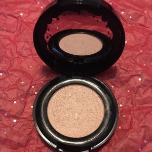 Centipede Highlighter Black Moon cosmetics